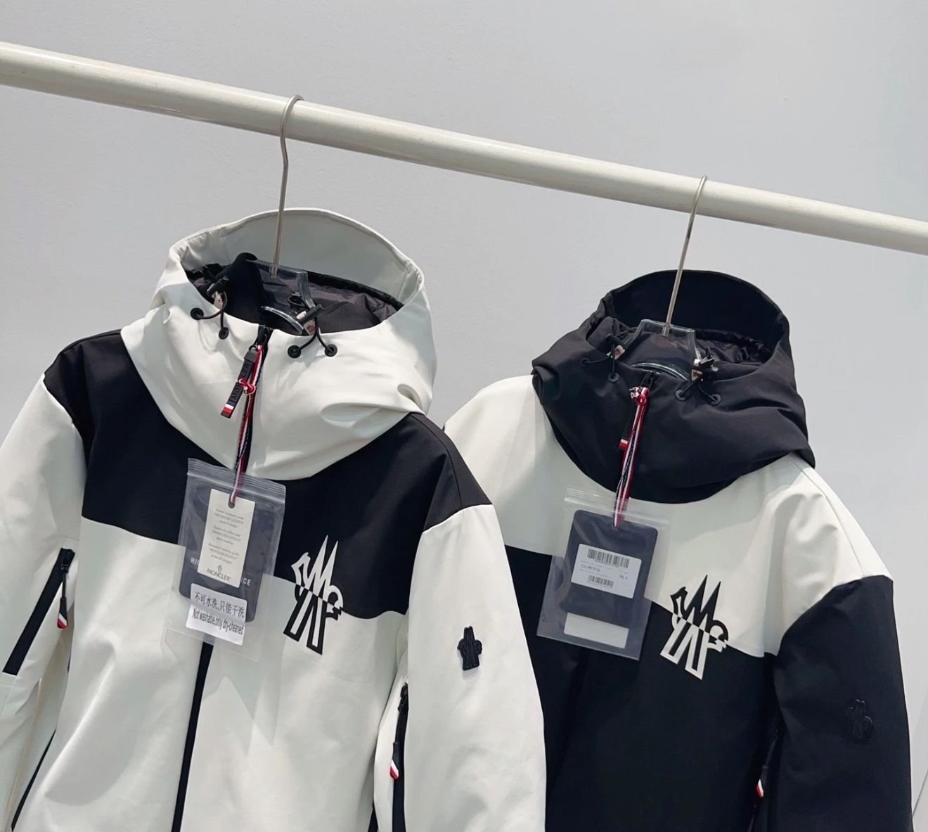 MONCLER JACKET - Image 4