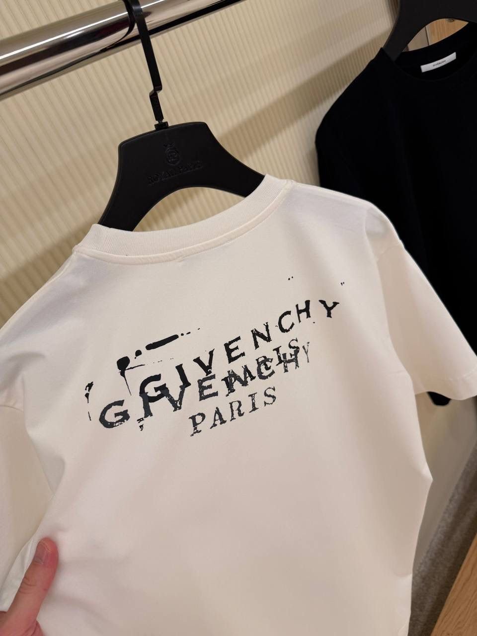 GIVENCHY T-SHIRT - Image 4