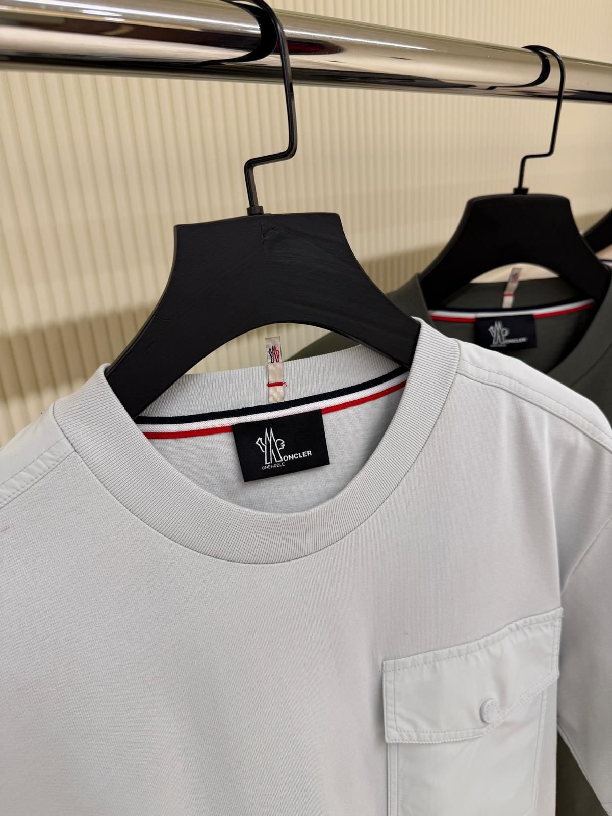 Moncler T-SHIRT - Image 8