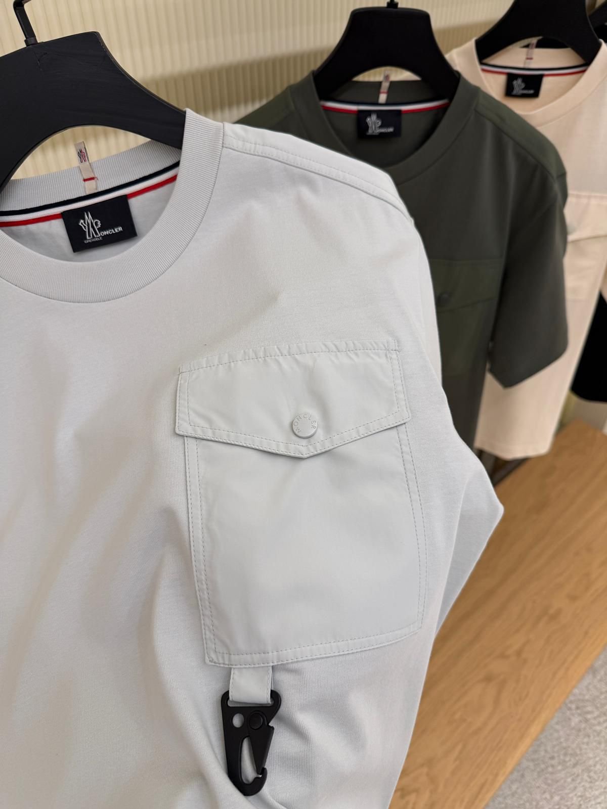 Moncler T-SHIRT - Image 7