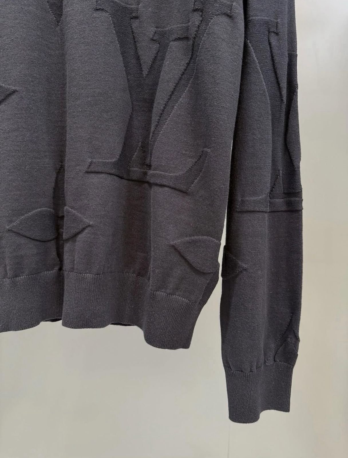 LOUIS VUITTON SWEATER - Image 5