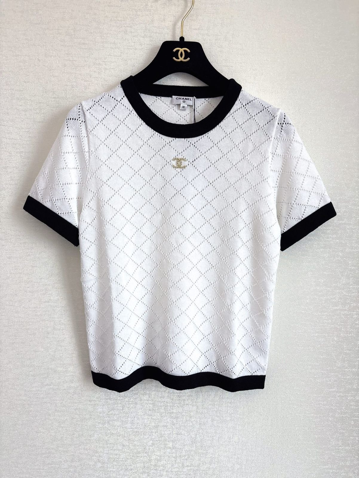 CHANEL T-SHIRT