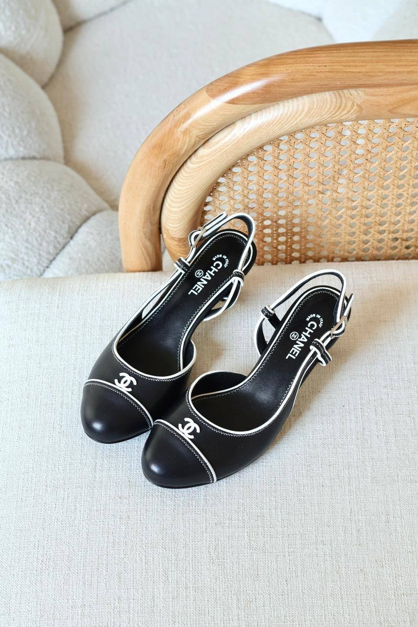 CHANEL SHOES - Image 2