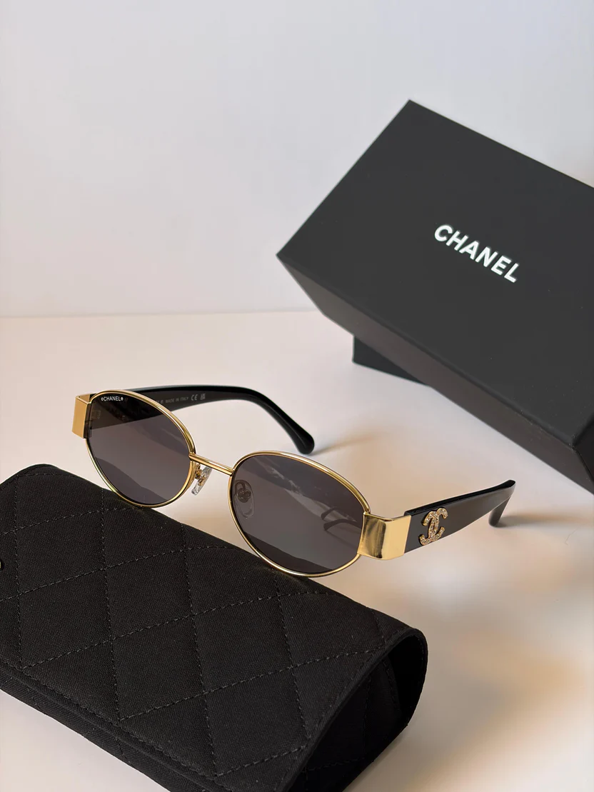CHANEL Sunglasses: Oval - Image 2