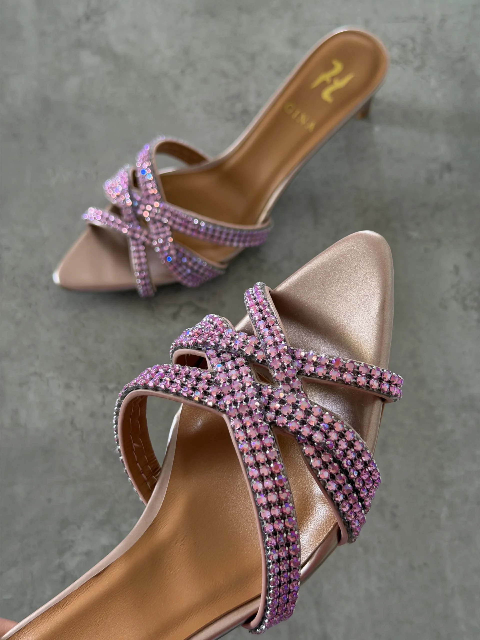 GINA TAYLOR Quartz Chic - Image 2