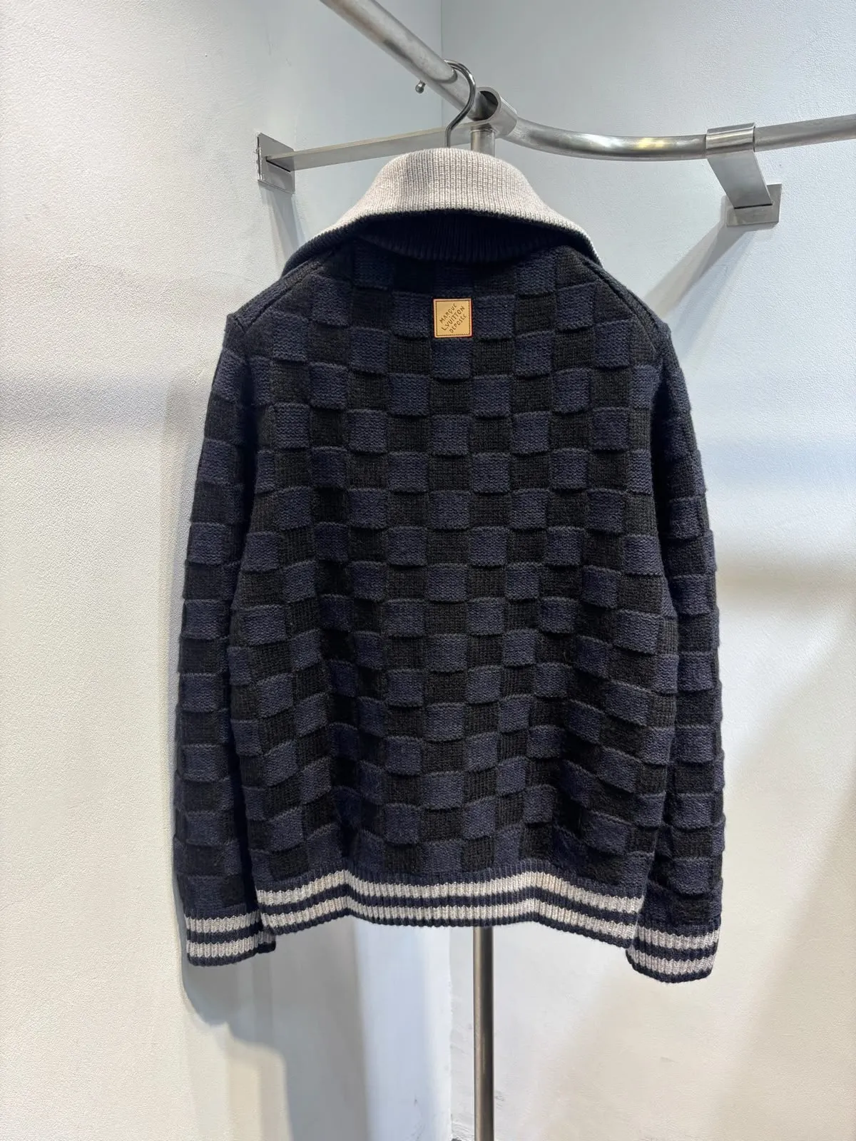 LV Damier Blouson - Image 2