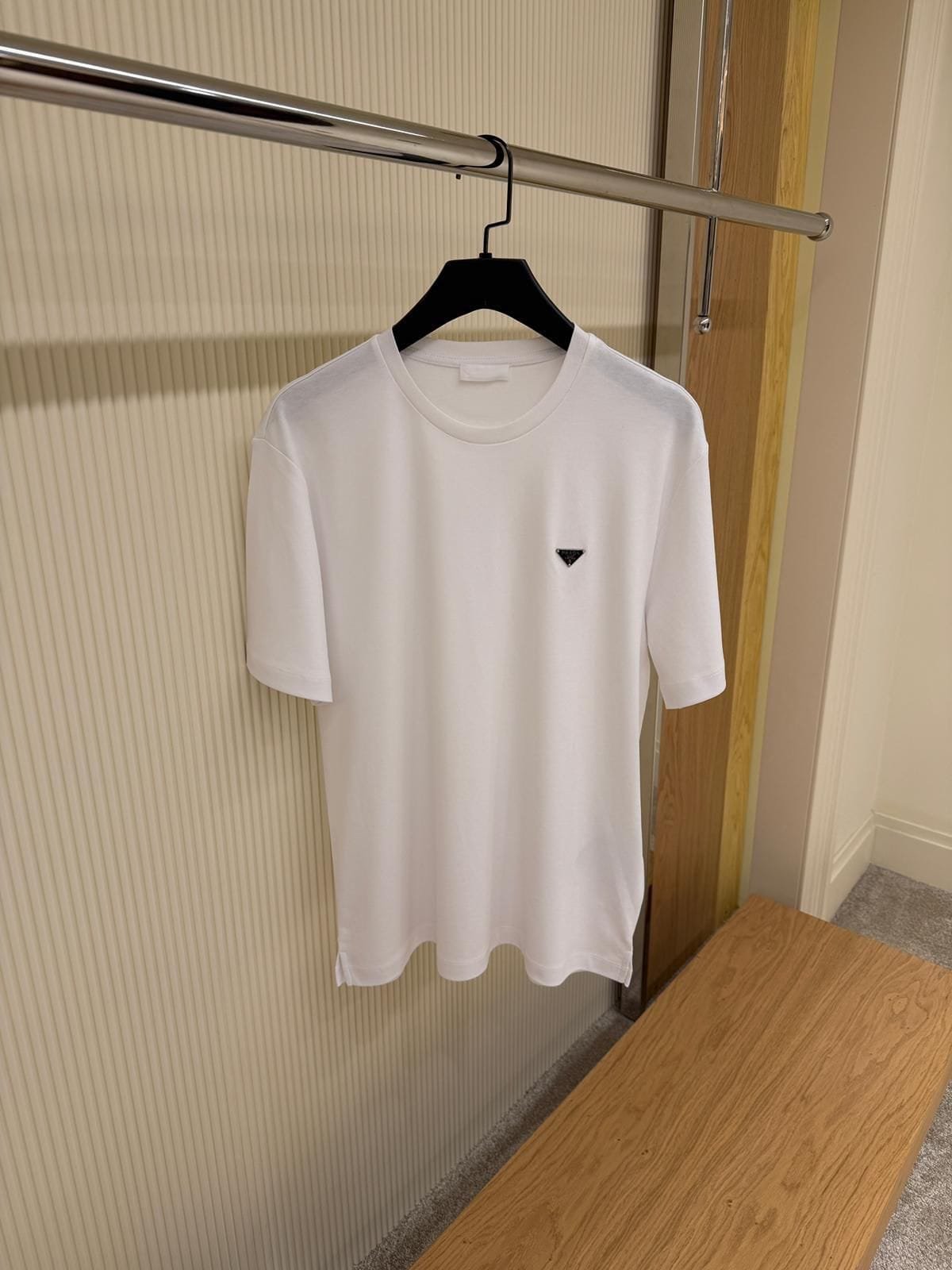 PRADA T-SHIRT