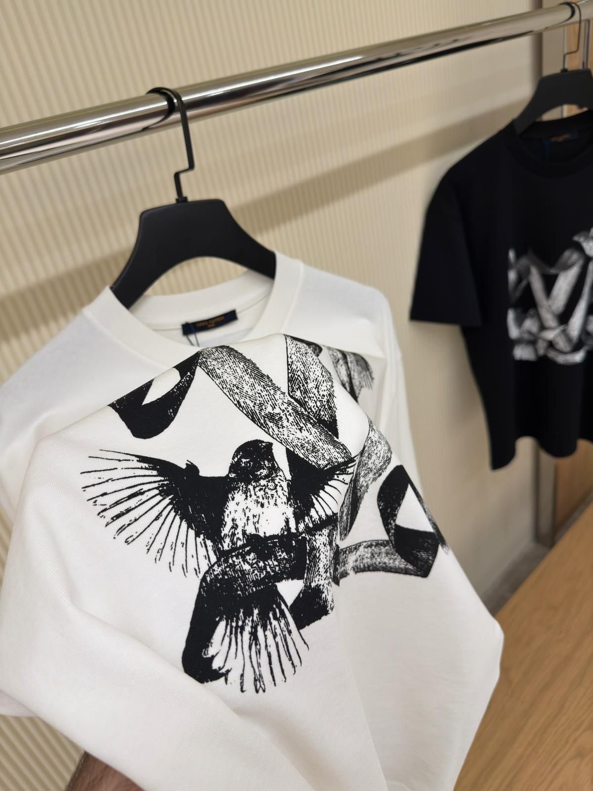 LOUIS VUITTON T-SHIRT - Image 3