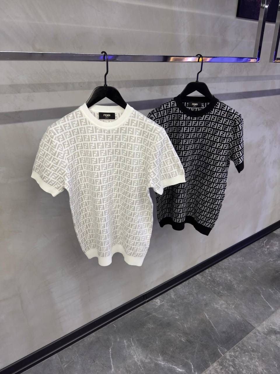 FENDI T-SHIRT - Image 4