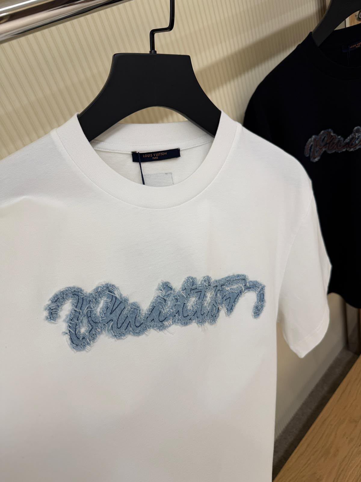 LOUIS VUITTON T-SHIRT - Image 3