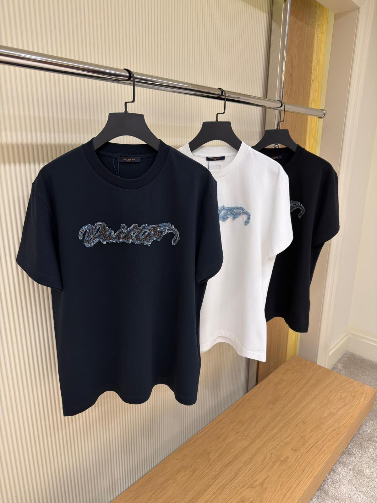 LOUIS VUITTON T-SHIRT - Image 5