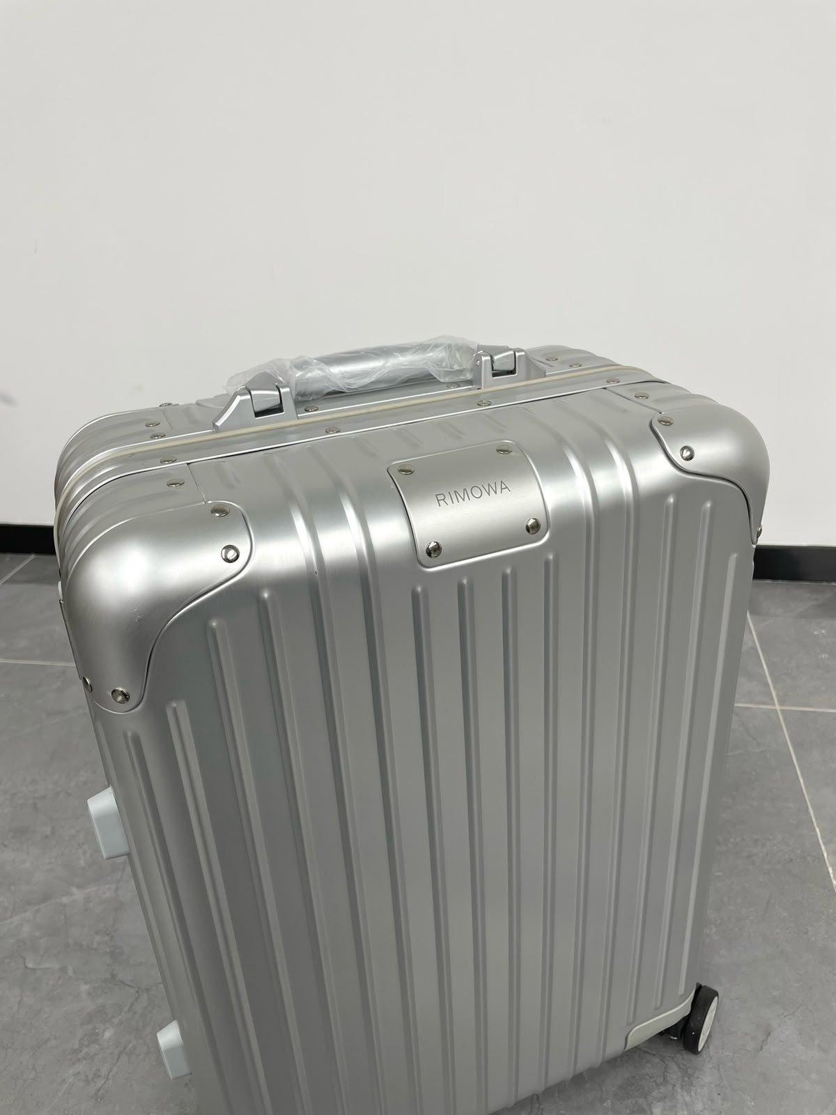 Rimowa Original Suitcase - Image 5