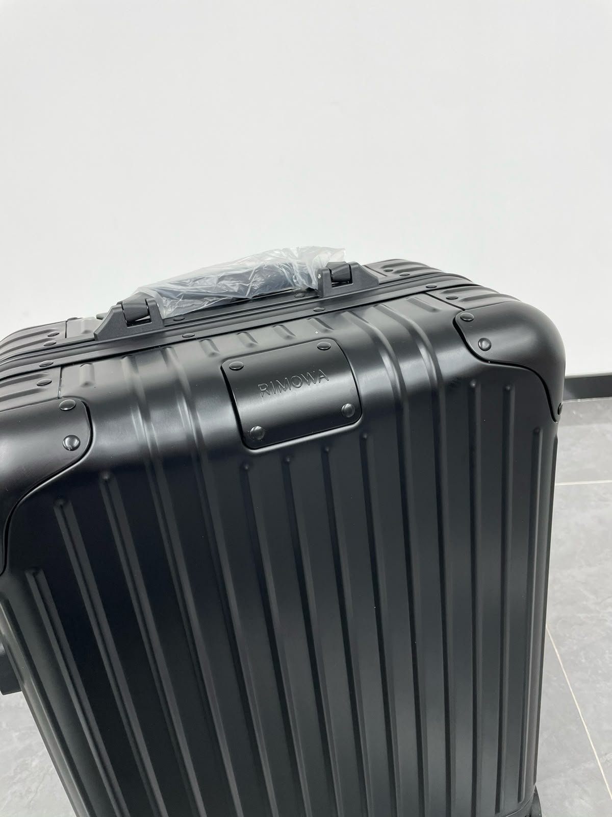 Rimowa Original Suitcase - Image 5