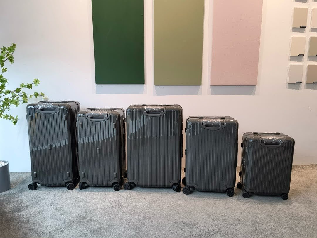 Rimowa Essential Gloss Grey - Image 2