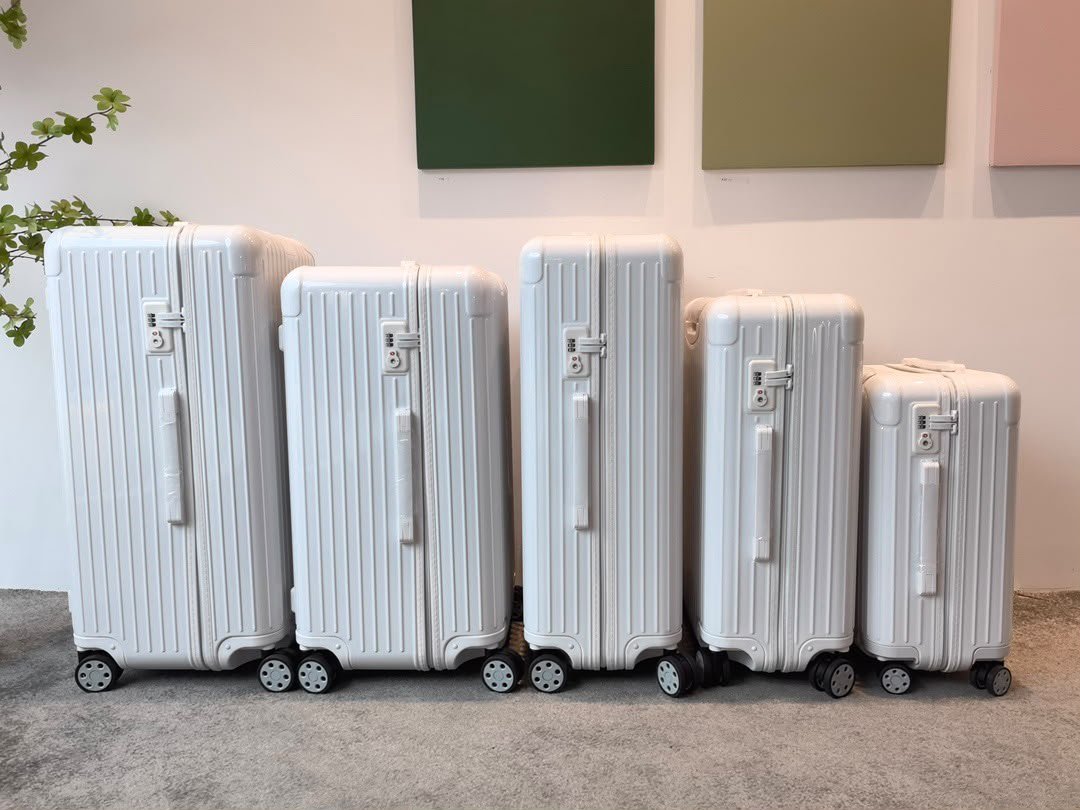 Rimowa Essential Matte White - Image 2